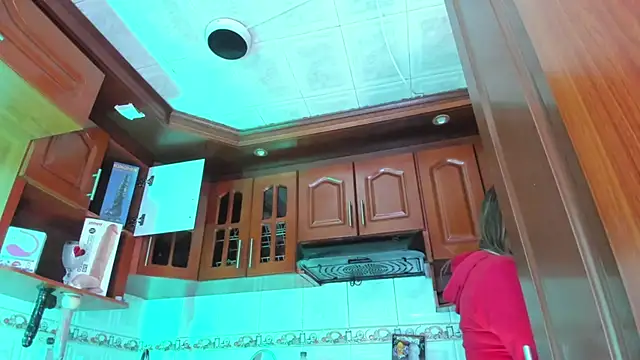 LaureenHills online show from 03-19-25, 03:30