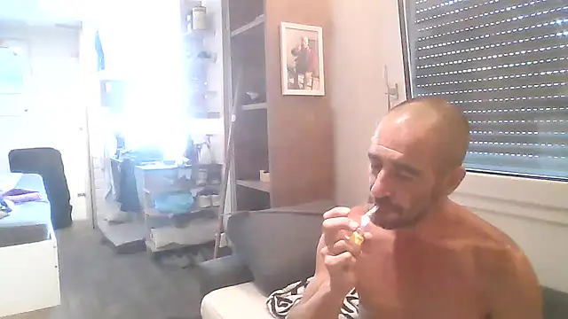 Pourquoipas online show from 07-15-26, 04:45