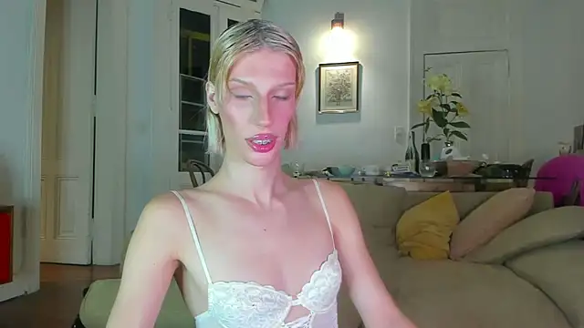 AliceSnowCatt online show from 12-16-25, 12:15