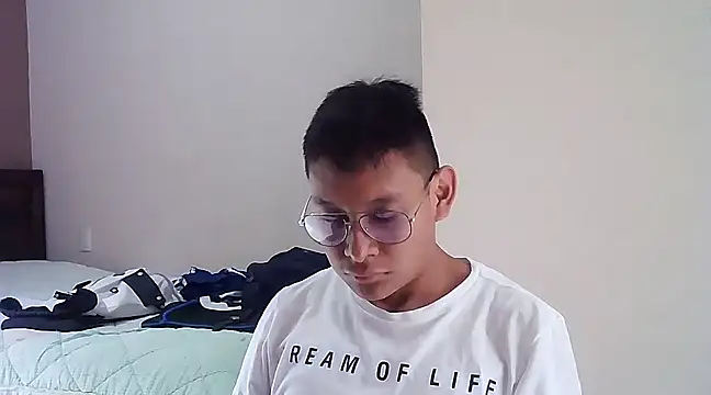 Snapshot of LEDRIX chatting on 03-21-25, 02:07 LEDRIX online show from 03-21-25, 02:07