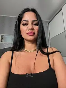 Snapshot of _adelle chatting on 05-15-26, 12:23 adelle online show from 05-15-26, 12:23