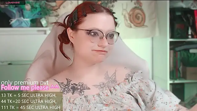 Snapshot of me__hanna chatting on 04-04-26, 02:54 me hanna online show from 04-04-26, 02:54