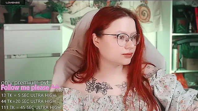 Snapshot of me__hanna chatting on 04-06-26, 02:20 me hanna online show from 04-06-26, 02:20