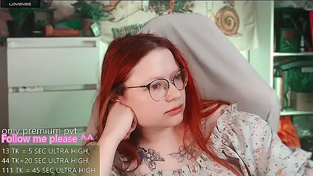 Snapshot of me__hanna chatting on 04-06-26, 04:46 me hanna online show from 04-06-26, 04:46