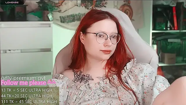 Snapshot of me__hanna chatting on 04-07-26, 03:29 me hanna online show from 04-07-26, 03:29