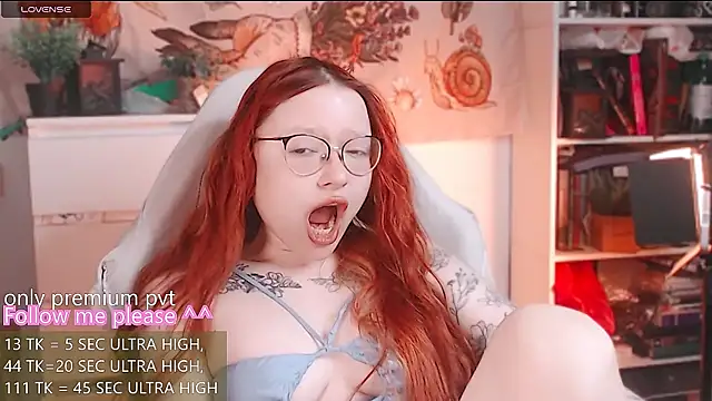 Snapshot of me__hanna chatting on 04-16-26, 03:51 me hanna online show from 04-16-26, 03:51