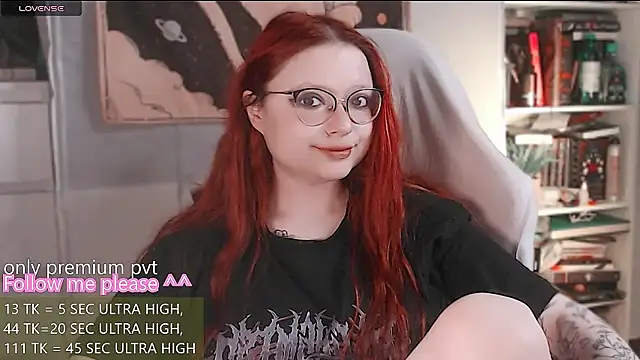 Snapshot of me__hanna chatting on 05-01-26, 02:38 me hanna online show from 05-01-26, 02:38
