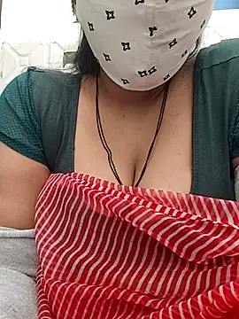 Snapshot of Archna-ji chatting on 02-25-25, 05:19 Archna-ji online show from 02-25-25, 05:19