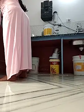 Snapshot of Archna-ji chatting on 10-08-25, 04:10 Archna-ji online show from 10-08-25, 04:10