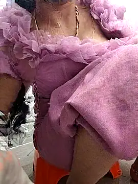 Snapshot of Archna-ji chatting on 11-04-25, 06:12 Archna-ji online show from 11-04-25, 06:12