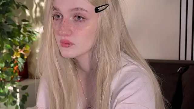 ELLIEJAY online show from 04-17-26, 05:21