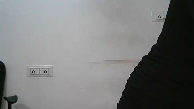 Snapshot of Suzie_darling chatting on 12-21-24, 05:47 Suzie darling online show from 12-21-24, 05:47