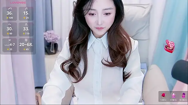 Snapshot of Liiniie-Lovers chatting on 01-04-25, 11:48 Liiniie-Lovers online show from 01-04-25, 11:48