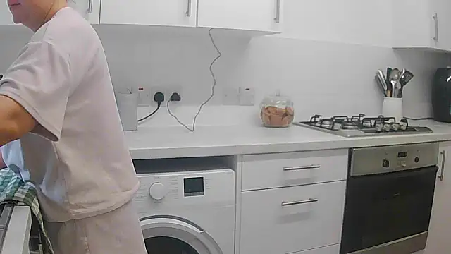 magical mia online show from 11-04-25, 10:25