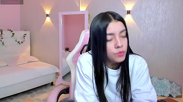 miagomezweb1 online show from 01-10-25, 12:47