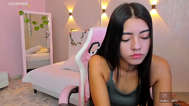 miagomezweb1 online show from 01-23-25, 01:24