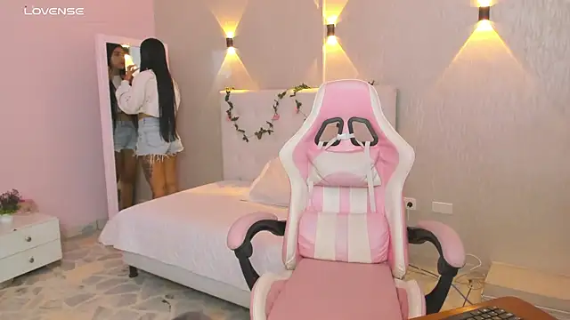 miagomezweb1 online show from 02-07-25, 01:01