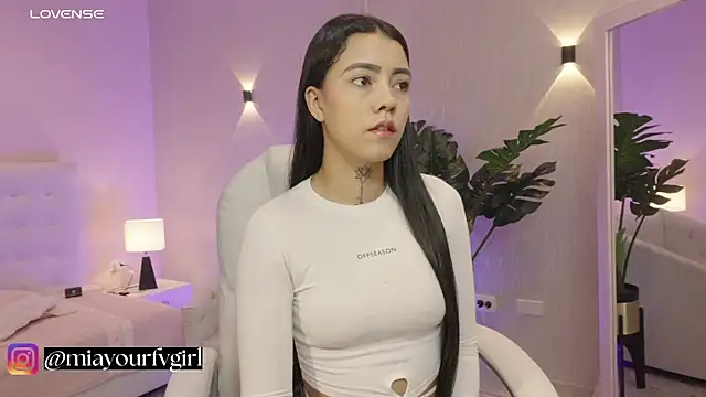 miagomezweb1 online show from 09-11-25, 01:00