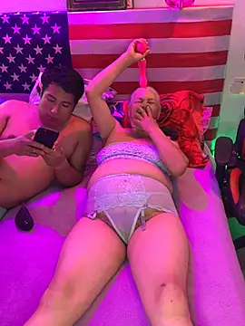 Snapshot of Grandma_Mature23 chatting on 02-21-25, 02:17 Grandma Mature23 online show from 02-21-25, 02:17