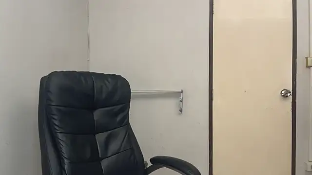 SassyJessi online show from 12-15-25, 04:17