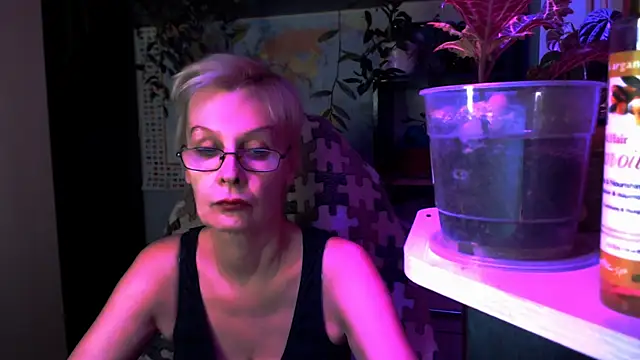 HelgaHimmell online show from 04-10-26, 09:52