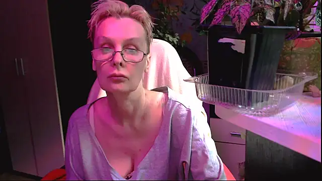 HelgaHimmell online show from 06-30-26, 05:14