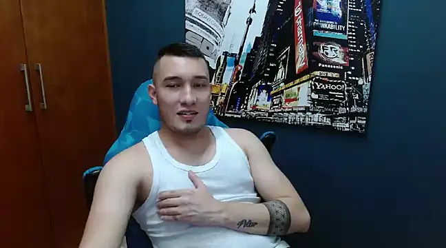 Snapshot of Airon_Blade chatting on 01-27-25, 10:27 Airon Blade online show from 01-27-25, 10:27