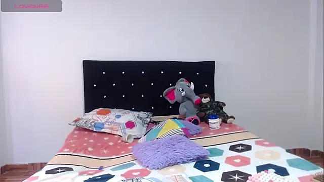 Zasha Kaira online show from 03-25-26, 09:54