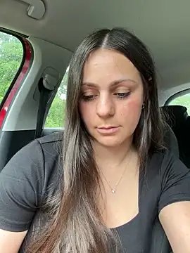 Snapshot of Loella-Rose chatting on 06-04-26, 12:33 Loella-Rose online show from 06-04-26, 12:33