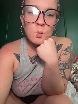 quinnmariexo online show from 05-11-26, 04:15