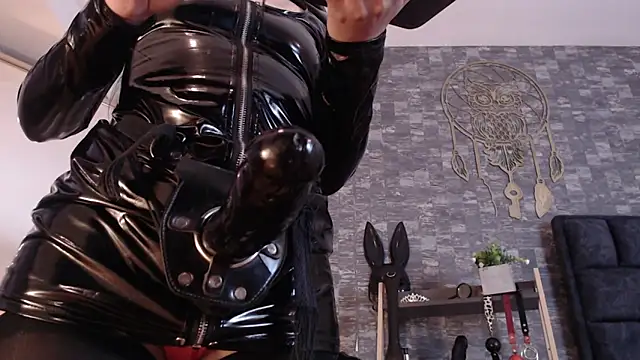 Snapshot of BondageGirl_Ks chatting on 10-27-25, 01:04 BondageGirl Ks online show from 10-27-25, 01:04