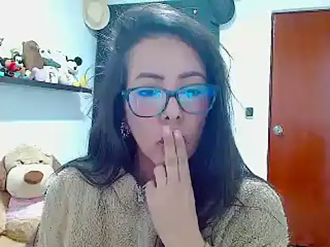 Snapshot of ella_peck chatting on 12-31-24, 05:33 ella peck online show from 12-31-24, 05:33