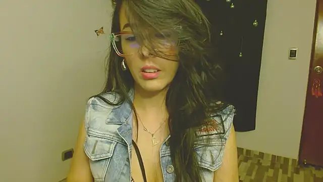 Snapshot of ella_peck chatting on 11-13-25, 04:11 ella peck online show from 11-13-25, 04:11