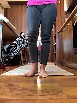 Hotmomcheckk  online show from 02-25-25, 02:54