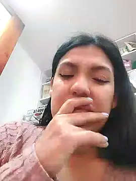 Sophie-hatter online show from 02-06-25, 06:24