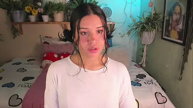 Snapshot of MiaaRose chatting on 04-22-26, 12:24 MiaaRose online show from 04-22-26, 12:24