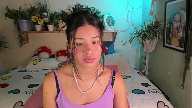 Snapshot of MiaaRose chatting on 04-22-26, 06:20 MiaaRose online show from 04-22-26, 06:20