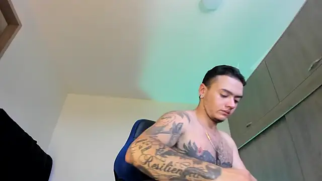 male pussy online show from 09-23-25, 03:48