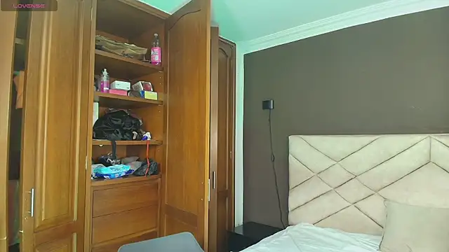 Raquel jones online show from 09-11-25, 12:05