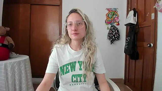 Snapshot of Adele_johnsonn1 chatting on 07-02-26, 04:24 Adele johnsonn1 online show from 07-02-26, 04:24