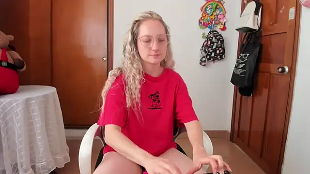 Snapshot of Adele_johnsonn1 chatting on 07-28-26, 04:27 Adele johnsonn1 online show from 07-28-26, 04:27