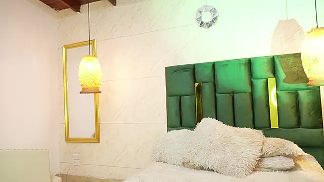 Snapshot of SaraWilliamss_ chatting on 03-29-26, 08:25 SaraWilliamss online show from 03-29-26, 08:25