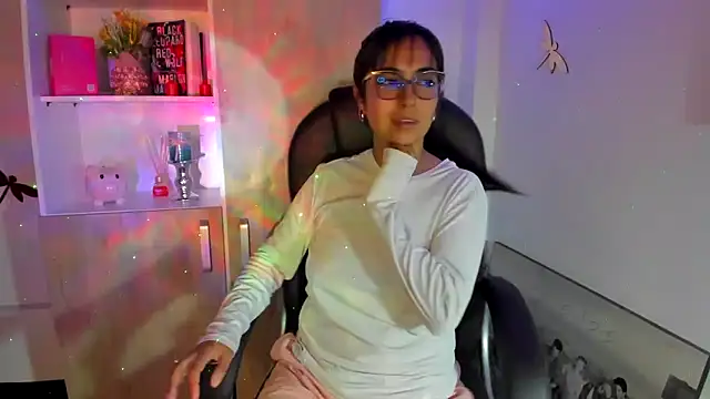 Isabellaa22 1 online show from 02-20-25, 03:23