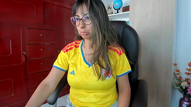 Isabellaa22 1 online show from 06-23-26, 06:50