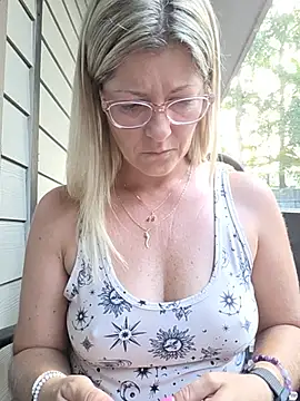 Snapshot of NikkiBlisss chatting on 07-25-26, 11:41 NikkiBlisss online show from 07-25-26, 11:41