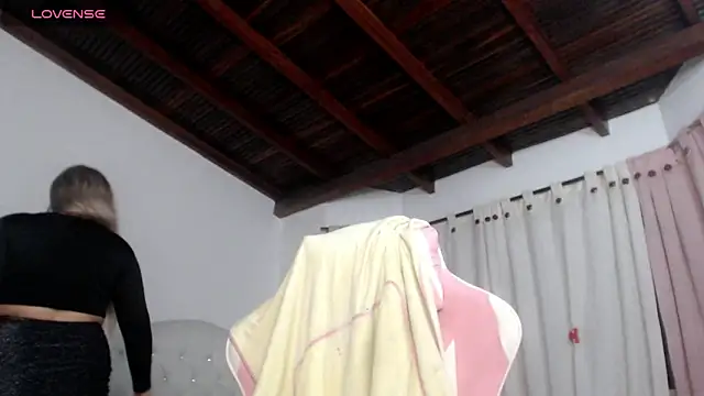 Snapshot of milk_cow_ chatting on 10-07-25, 06:21 milk cow online show from 10-07-25, 06:21