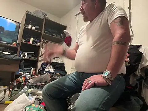 Snapshot of JakTRipr chatting on 02-18-25, 09:43 JakTRipr online show from 02-18-25, 09:43