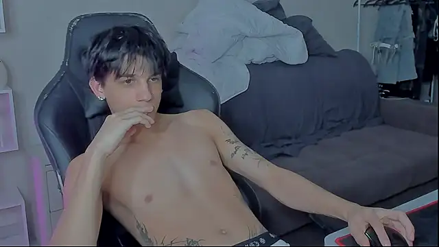 Snapshot of MarkBrowniii chatting on 12-04-24, 10:57 MarkBrowniii online show from 12-04-24, 10:57