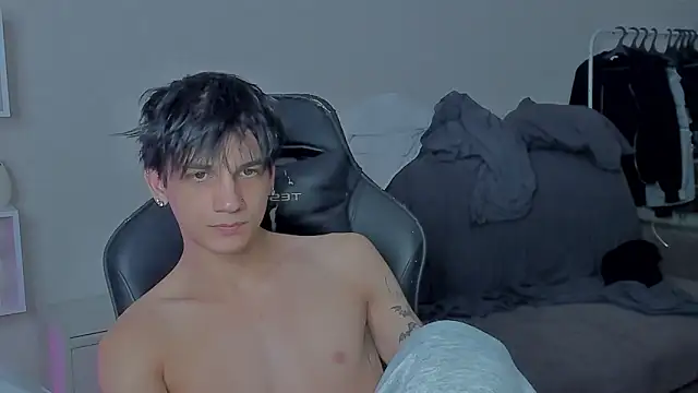 Snapshot of MarkBrowniii chatting on 12-09-24, 11:56 MarkBrowniii online show from 12-09-24, 11:56