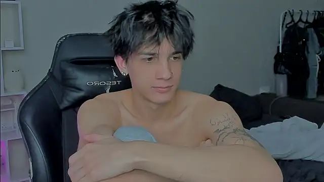 Snapshot of MarkBrowniii chatting on 12-17-24, 03:39 MarkBrowniii online show from 12-17-24, 03:39